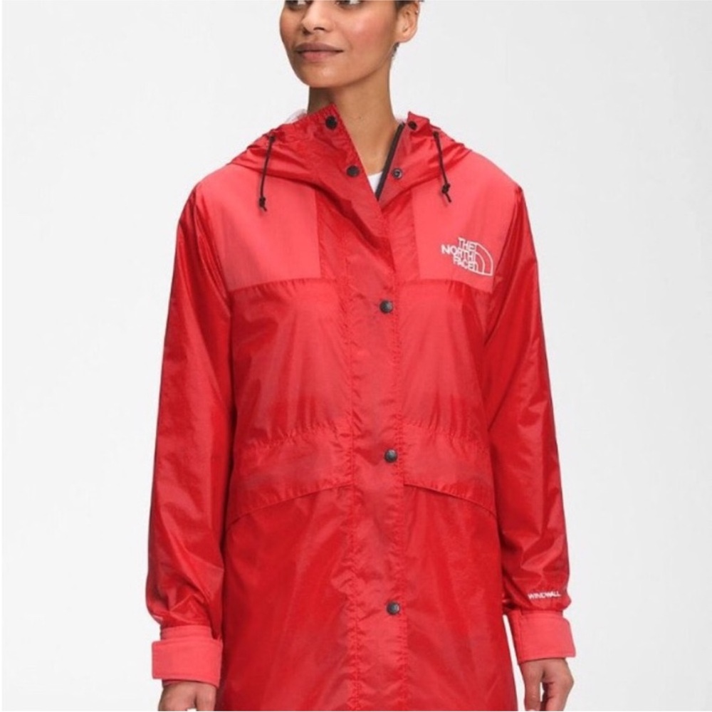 The North Face Women's Outline Windwall Hoodie Jacket in Horizon Red - Picture 8 of 8
